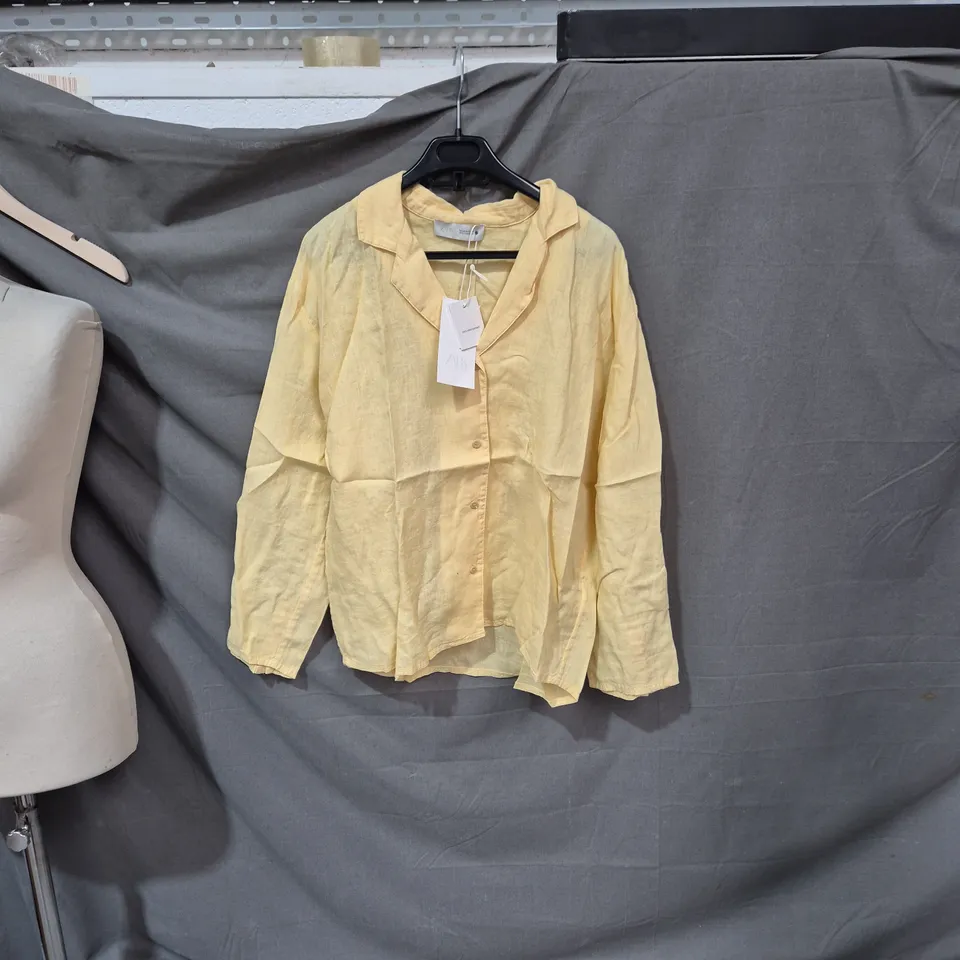 YELLOW LONG-SLEEVE BUTTON-DOWN SHIRT UK SIZE MEDIUM