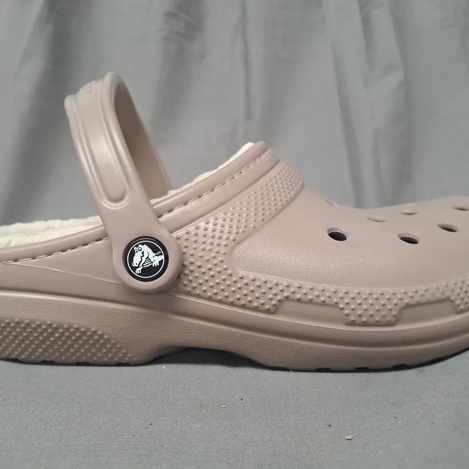 PAIR OF CROCS CLASSIC LINED CLOGS IN TAUPE UK SIZE M6/W7