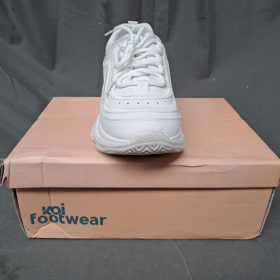 BOXED PAIR OF KOI EXTRA CHUNKY TRAINERS IN WHITE SIZE 7