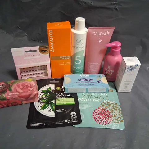 LARGE QUANTITY OF ASSORTED HEALTH AND BEAUTY PRODUCTS TO INCLUDE; LANCASTER, CAUDALIE, KINKIND AND MERWAVE