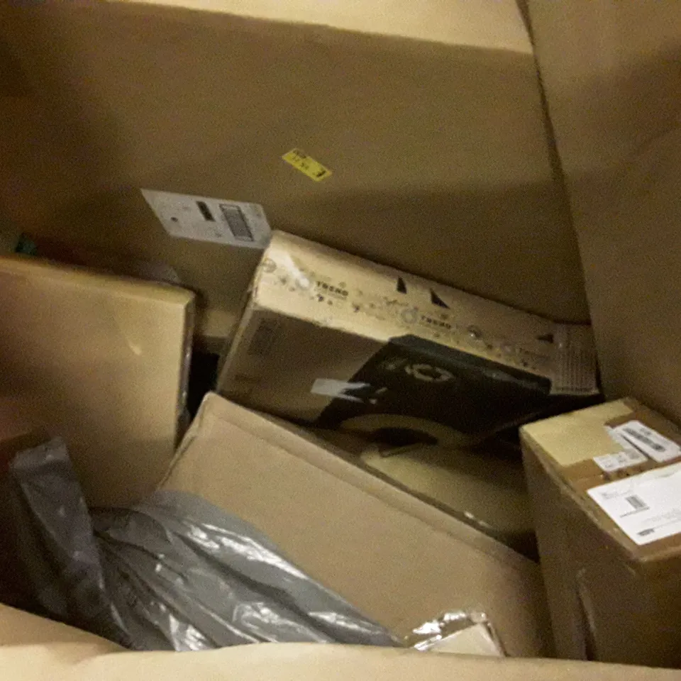 PALLET OF ASSORTED PRODUCTS INCLUDING AQUARIUM EXTENDABLE LED LIGHT, MOLESKINE WEEKLY & MONTHLY PLANNER, FACE MASKS, WALL MOUNTED KITCHEN POTS & PANS STORAGE