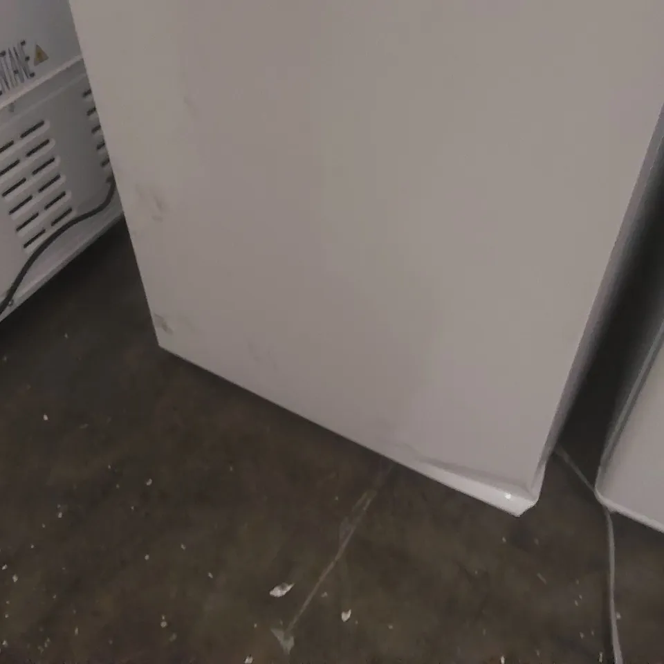 LOGIK LFC50W23 60/40 FRIDGE FREEZER - WHITE