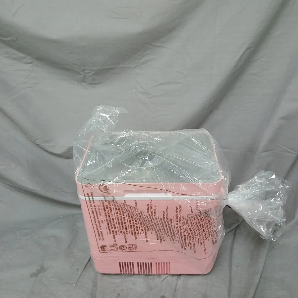 CAGE OF APPROXIMATELY 20 ASSORTED ITEMS TO INCLUDE: NAPPY BIN, WOOD LOOK LAMINATE AND COOLER