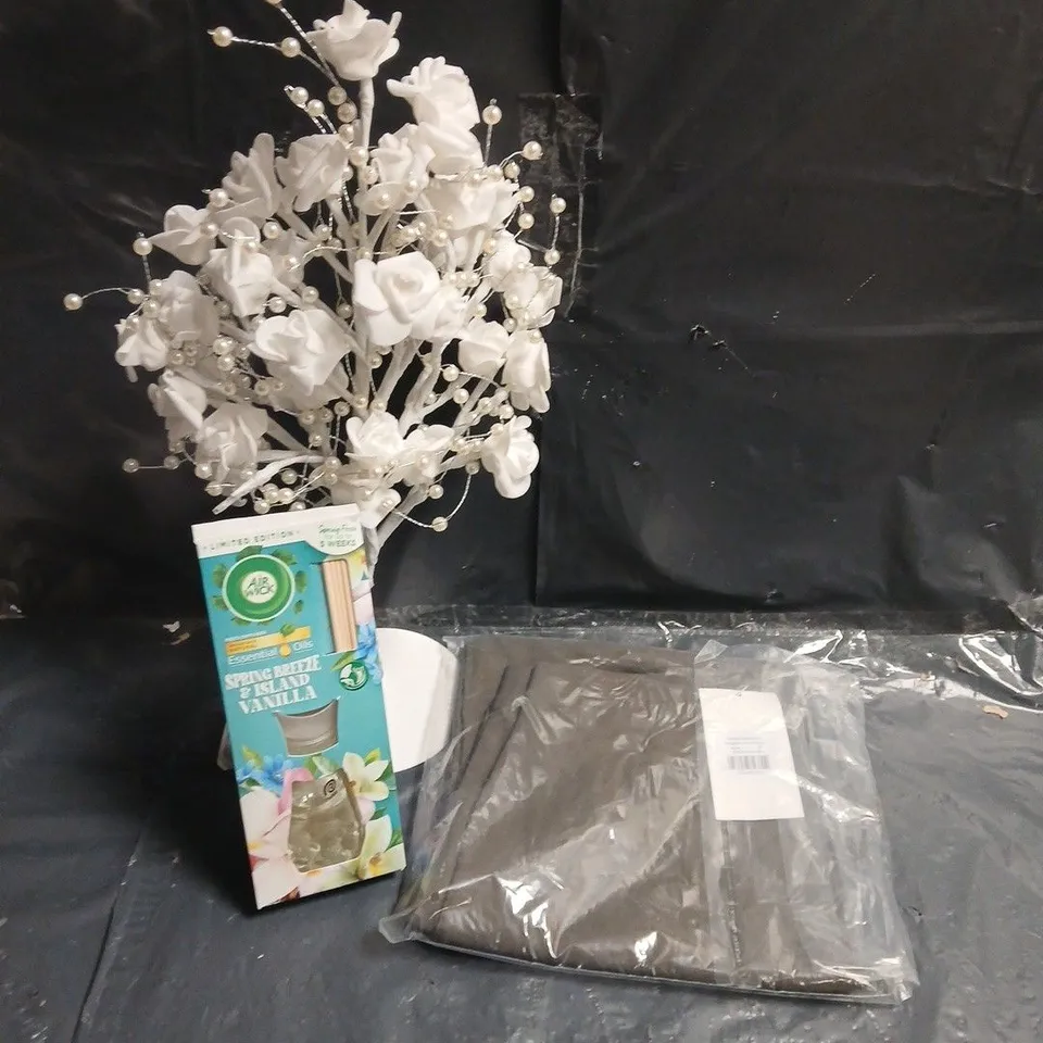 BOX OF APPROXIMATELY 15 ASSORTED HOUSEHOLD ITEMS TO INCLUDE - TROUSERS, REED DIFFUSER, PILLOW - ETC