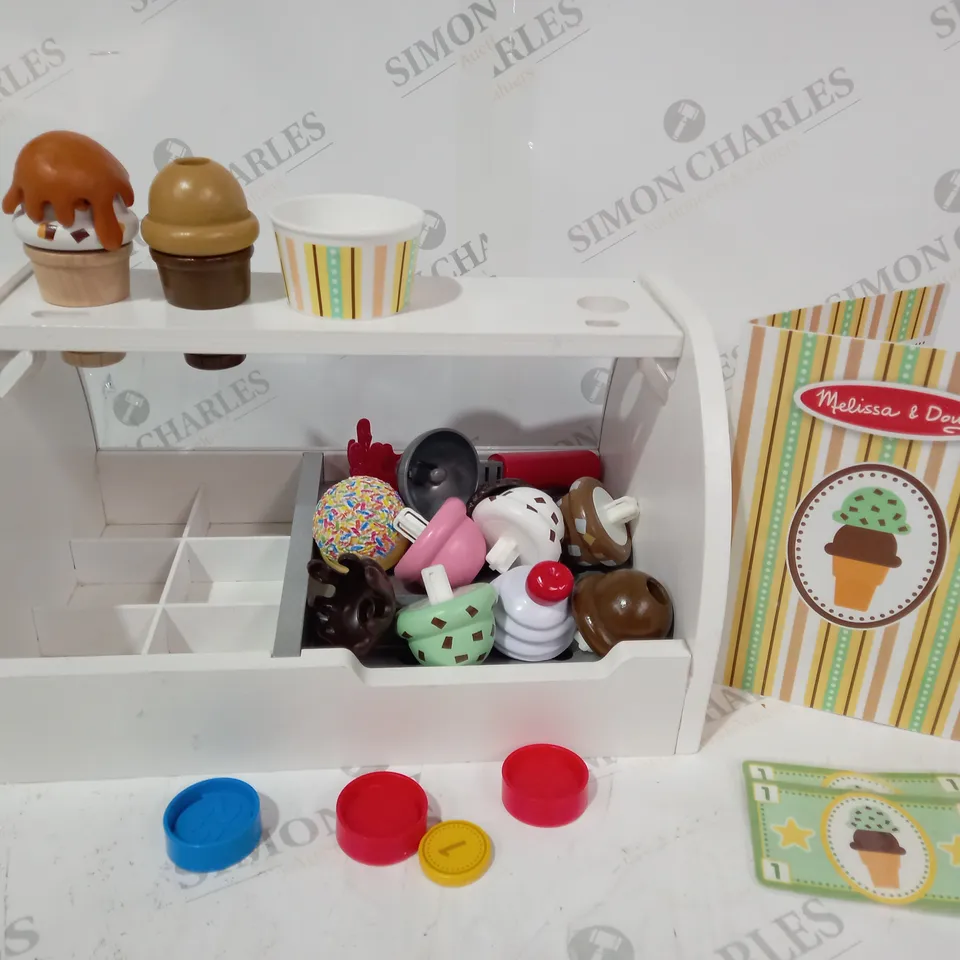 MELISSA AND DOUG WOODEN ICE CREAM PARLOUR