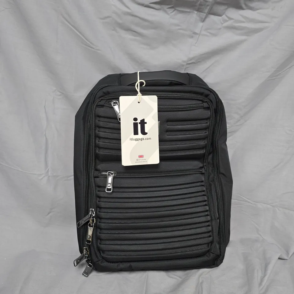 IT LUGGAGE BACKPACK – BLACK