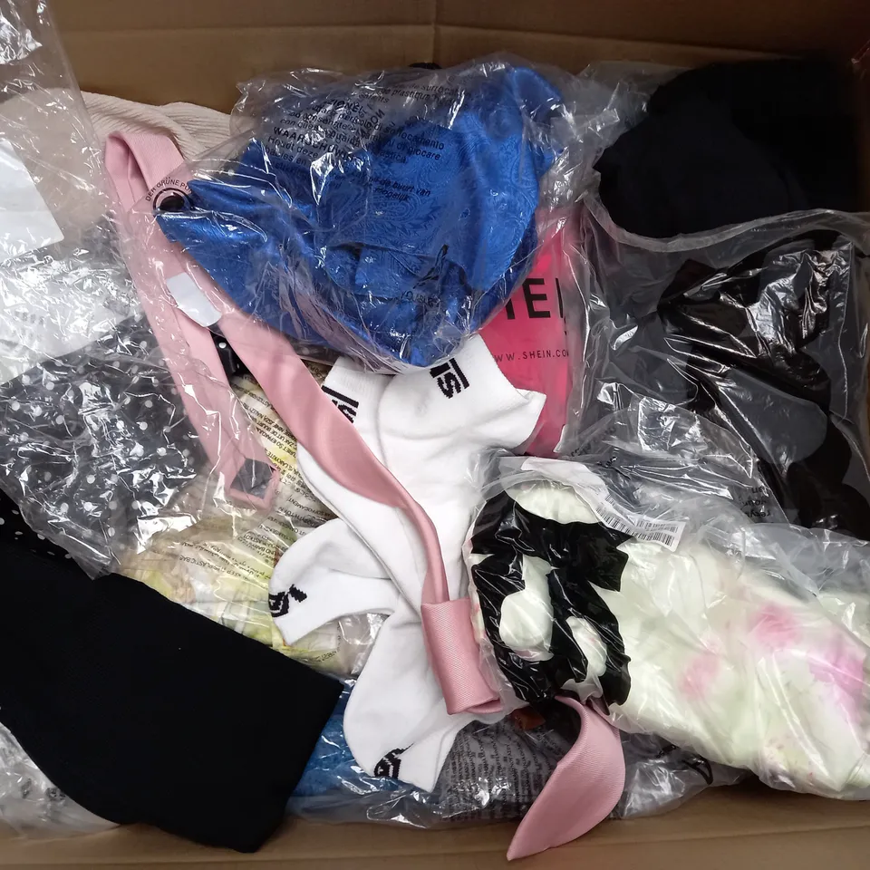 BOX OF APPROXIMATELY 25 ASSORTED CLOTHING ITEMS TO INCLUDE - PURSE , SOCKS , SHIRT ETC