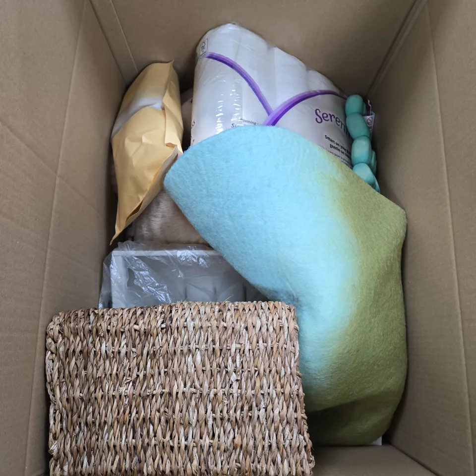 BOX OF APPROXIMATELY 10 ASSORTED ITEMS INCLUDING UTOPIA BEDDING BED PILLOW, SERENITY TOILET TISSUE AND ANDREW BROWNSFORD FOREVER FRIENDS NO 360 TEDDY BEAR