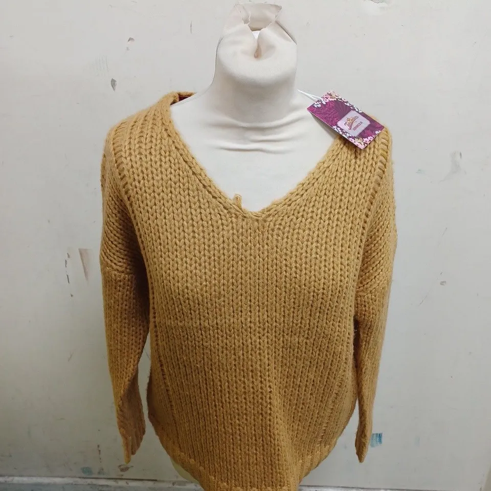 JOE BROWNS KNITTED LONG SLEEVE JUMPER - 10 