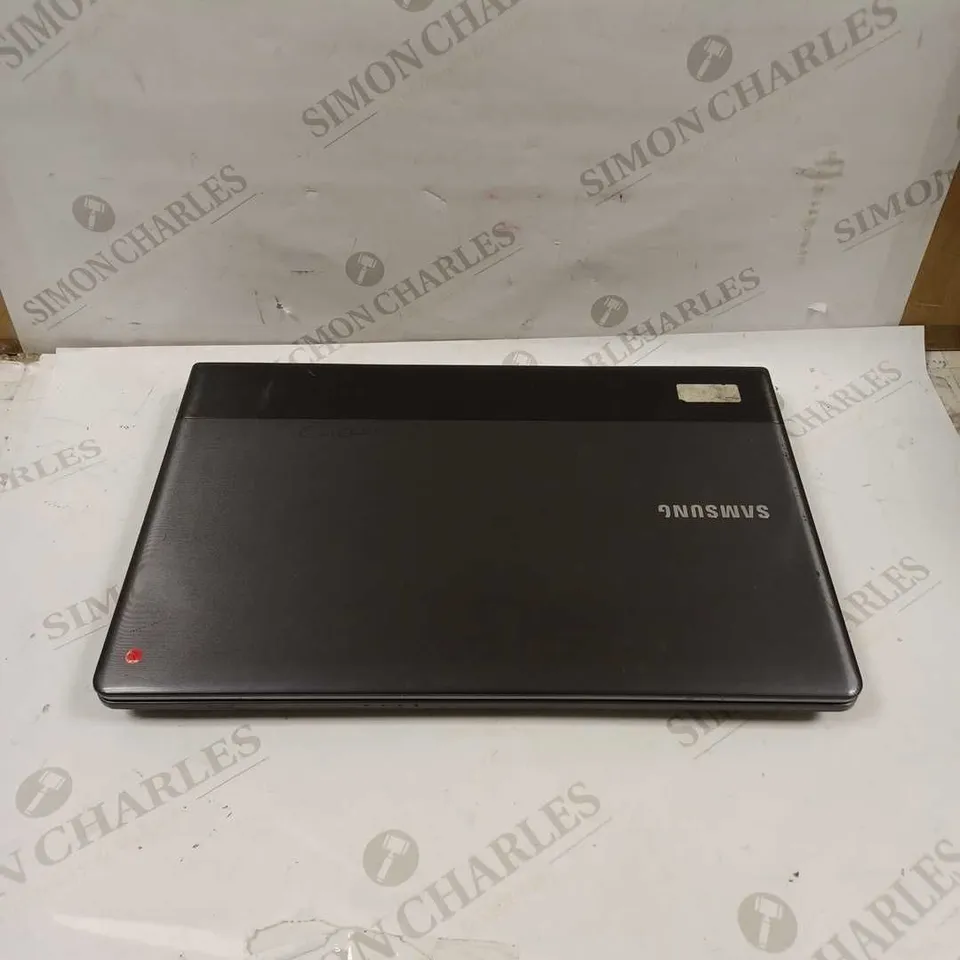 SAMSUNG NP300E5C LAPTOP