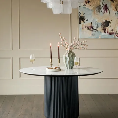 BOXED DANETTI AUSTIN WHITE CERAMIC 6 SEATER DINING TABLE WITH BLACK MATT BASE (2 BOXES)