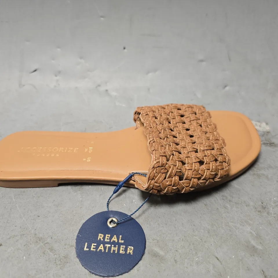 ACCESSORIZE LONDON FLAT SANDALS - UK 3 