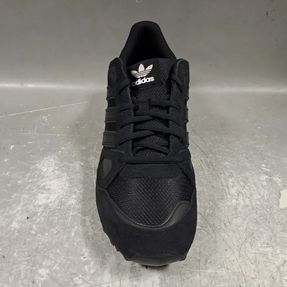 BOXED PAIR OF ADIDAS ZX 750 SHOES IN BLACK UK SIZE 10