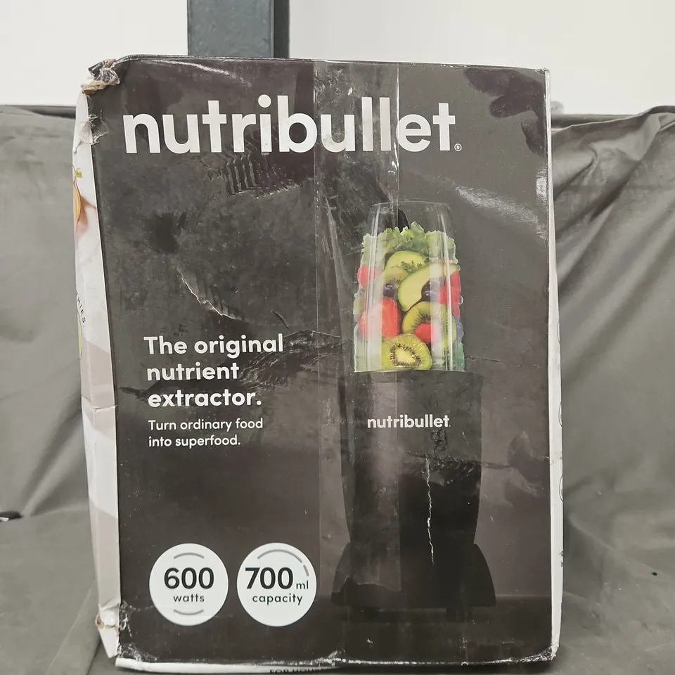 NUTRIBULLET ORIGINAL NUTRIENT EXTRACTOR BLENDER – BLACK