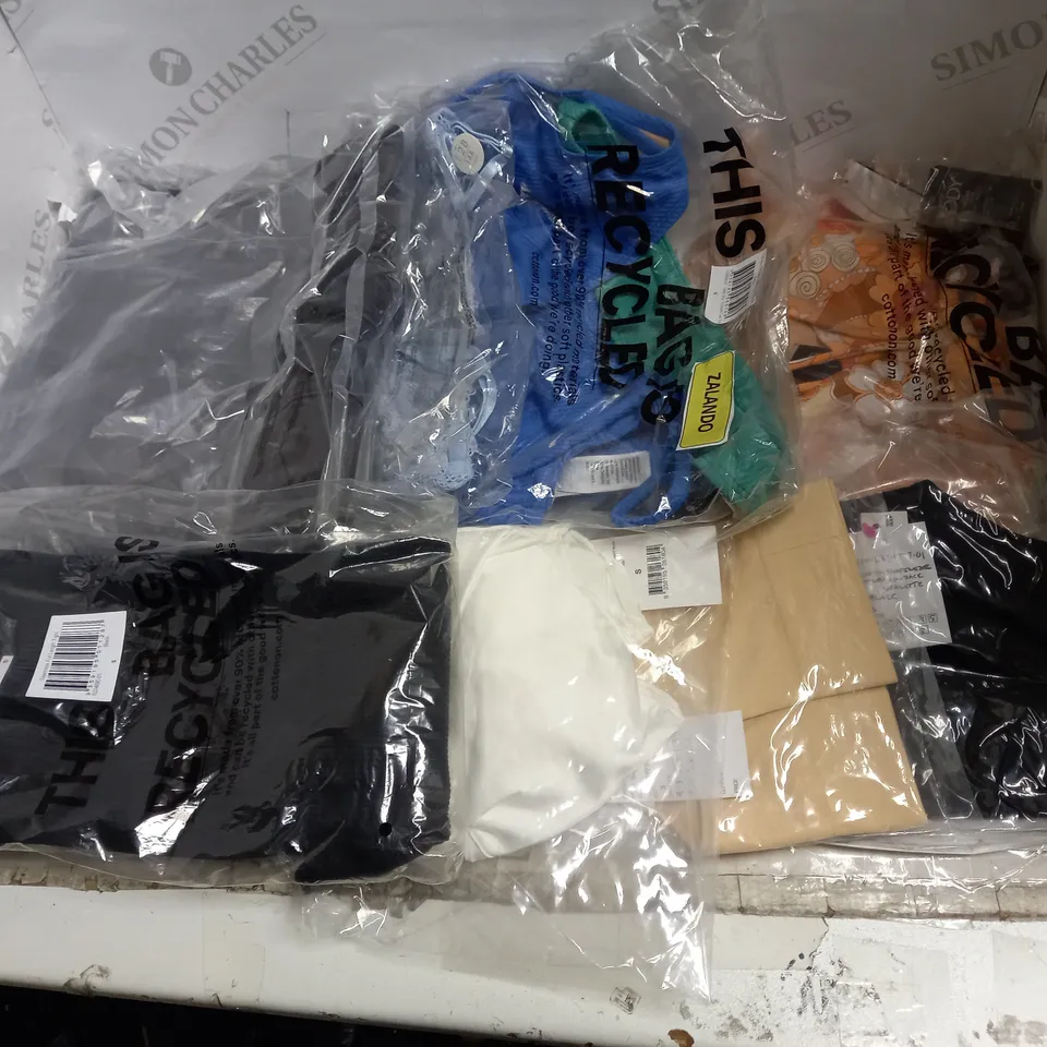 BOX OF 8 BRAND NEW COTTON:ON CLOTHES TO INCLUDE BRALETTES, JEANS, TIGHTS ETC