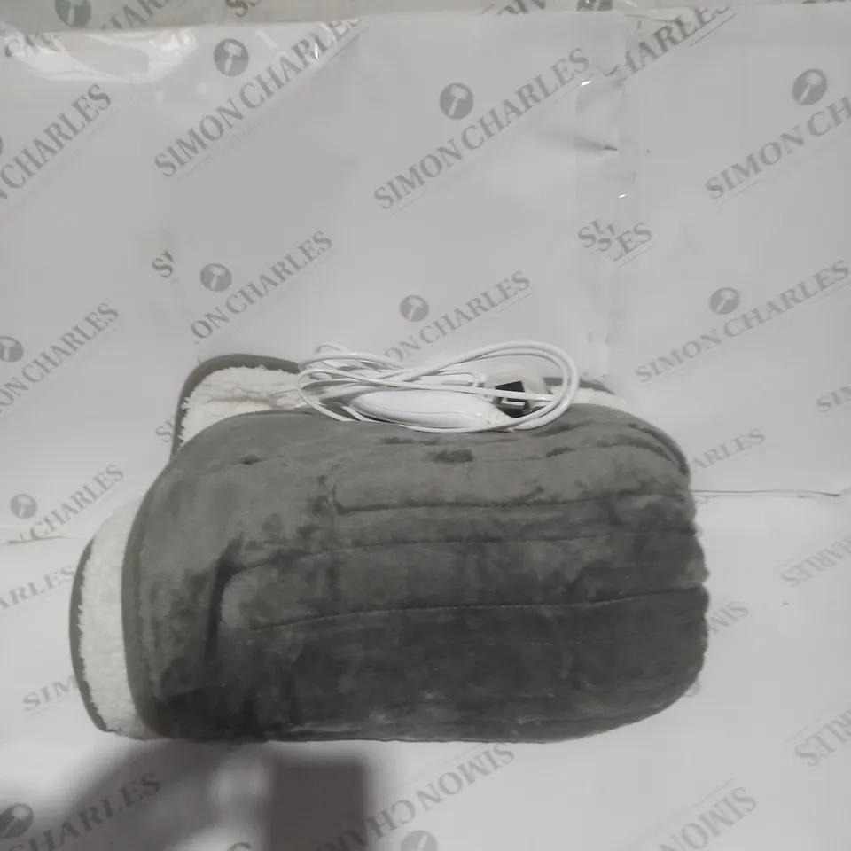 BOXED COZEE HOME OVERSIZED HEATED WRAP IN SILVER / GREY