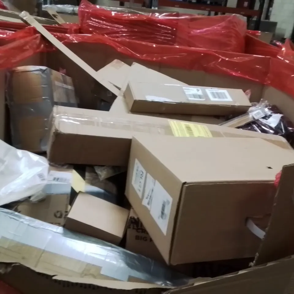 PALLET OF ASSORTED HOUSEHOLD GOODS AND PRODUCTS TO INCLUDE;CAR SEAT,TENNIS RACKET,POOL CUE