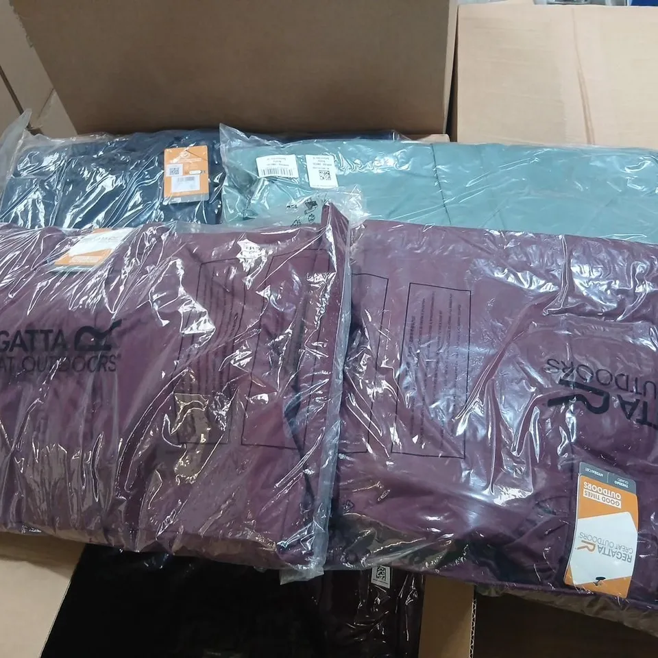 APPROXIMATELY 6 ITEMS OF ASSORTED BRAND NEW REGATTA CLOTHING AND ACCESSORIES