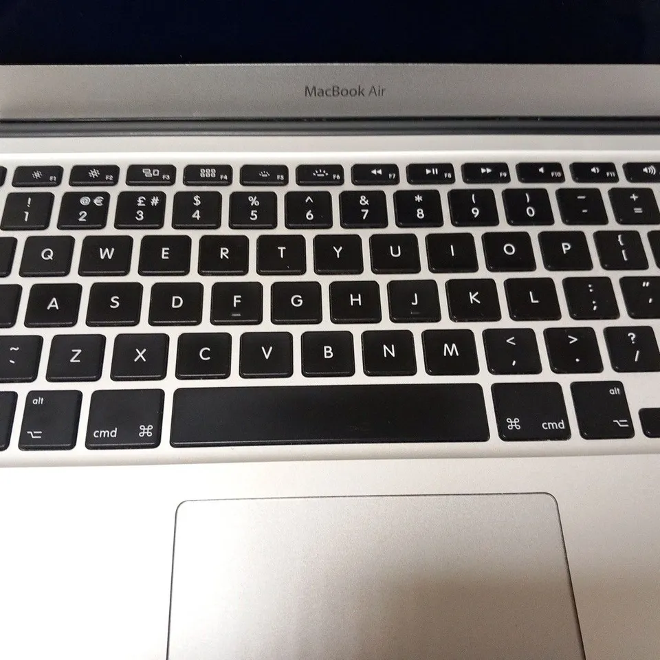 APPLE MACBOOK AIR (A1466 EARLY 2015)