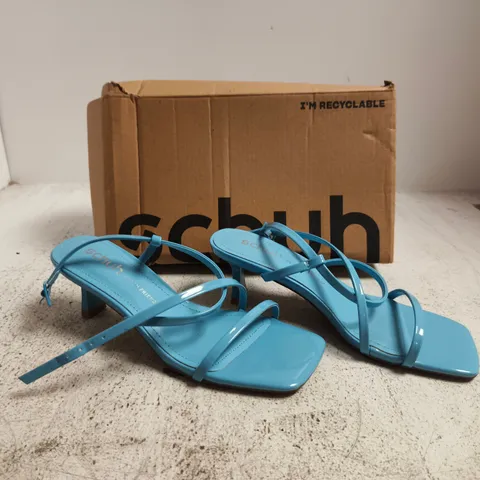 BOXED PAIR OF SCHUH OPEN TOE STRAPPY SANDALS IN BLUE SIZE 3