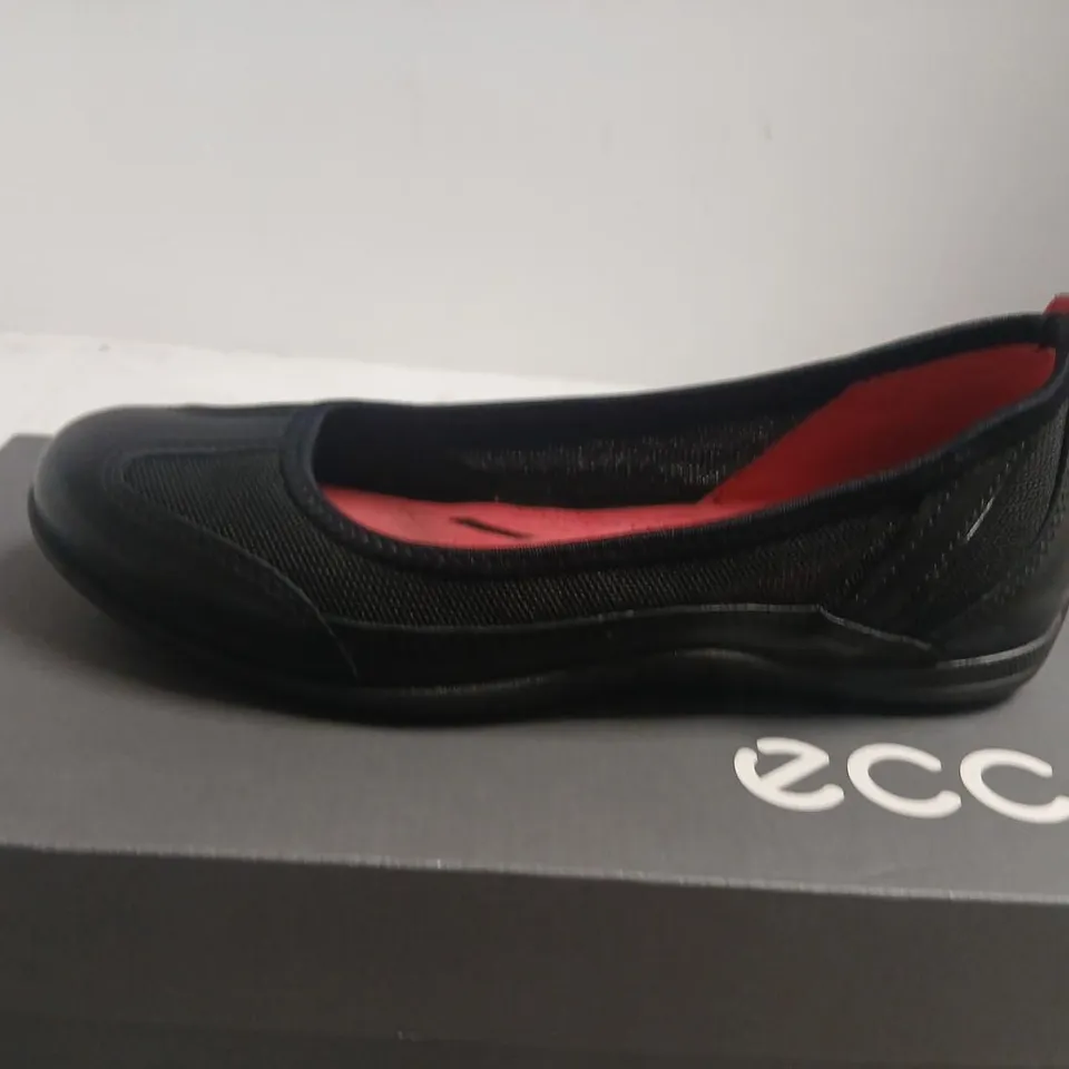 ECCO WOMEN’S SLIP-ON SHOES – BLACK LEATHER, UK3 (EU35)