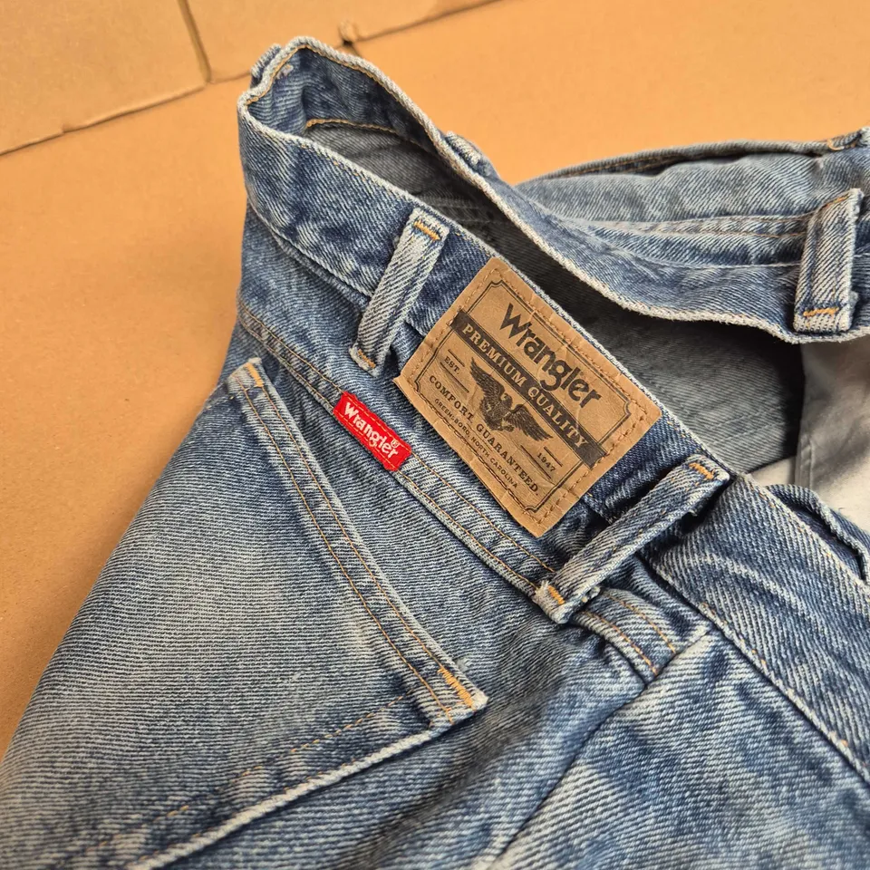 WRANGLER PREMIUM JEANS – MEN'S, UK 36 X 32 RELAXED FIT, BLUE DENIM