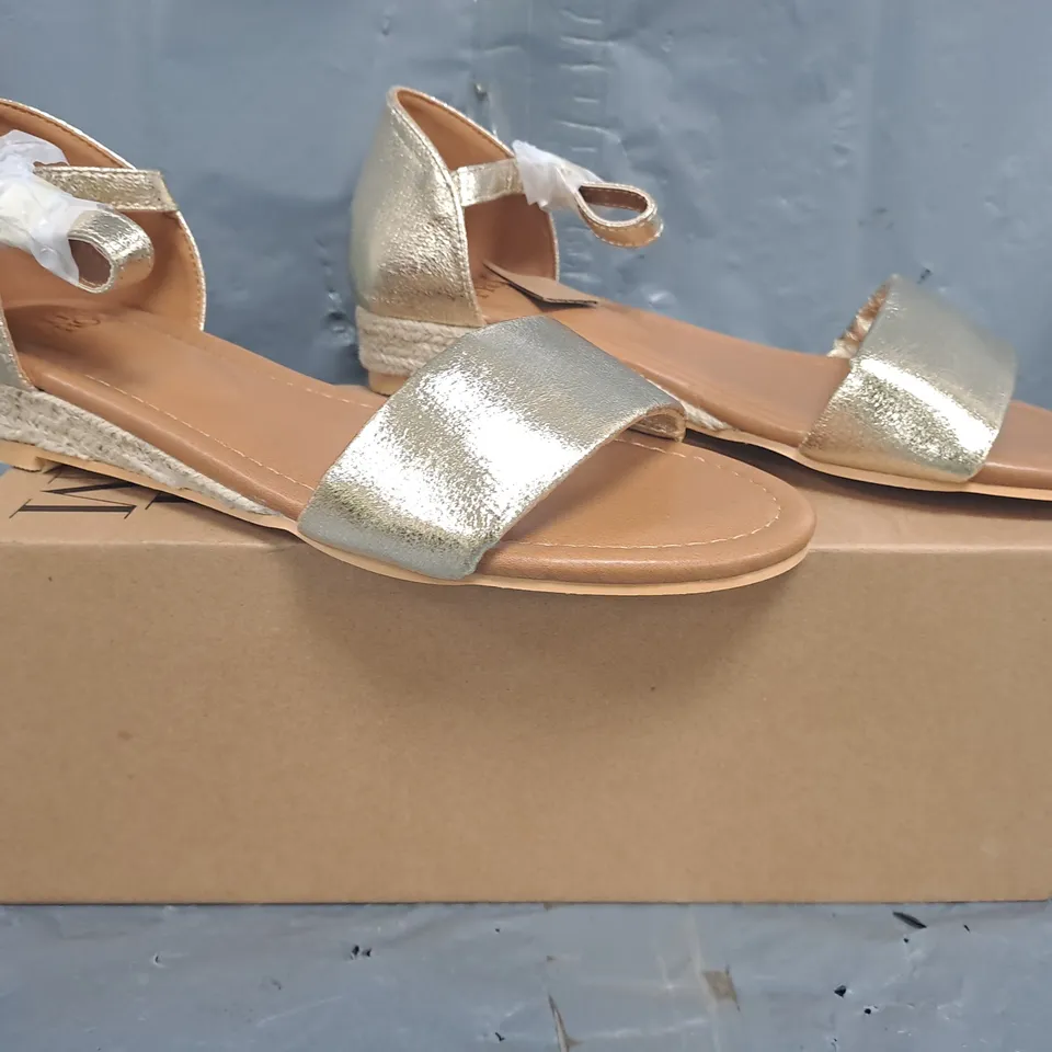 BOXED PAIR OF WHERE'S THAT FROM OPEN TOE SANDALS IN METALLIC GOLD SIZE UK 6