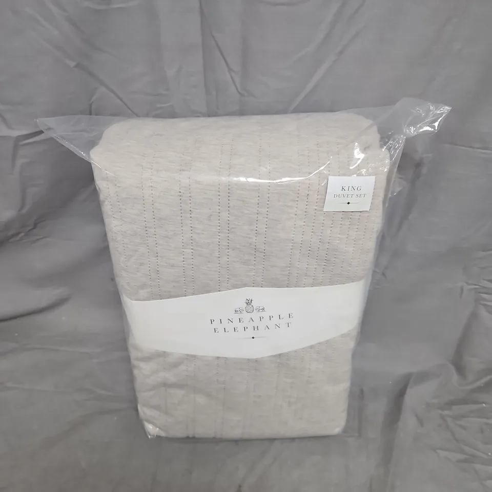 PINEAPPLE ELEPHANT KING DUVET SET – JERSEY STRIPE, NATURAL