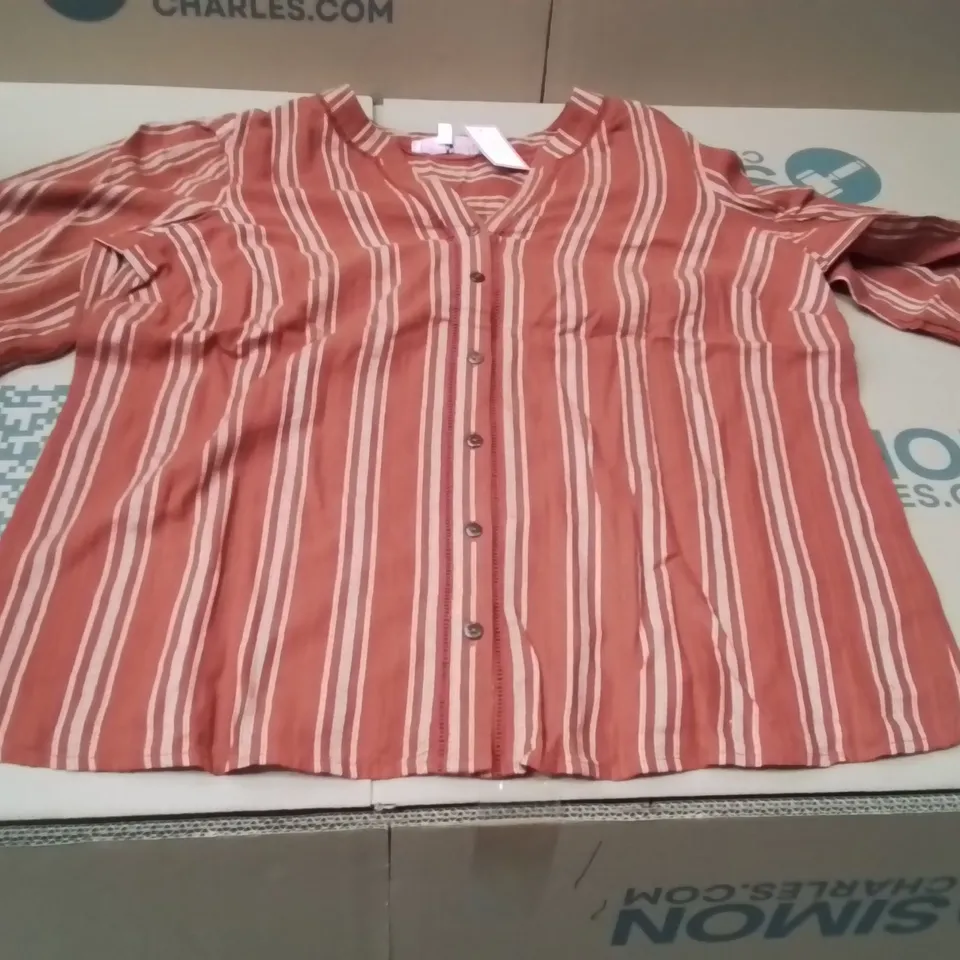 BOXED BRAND NEW APPROXIMATELY 15 JULIPA LACE TRIM BLOUSE STRIPE SIZE 18