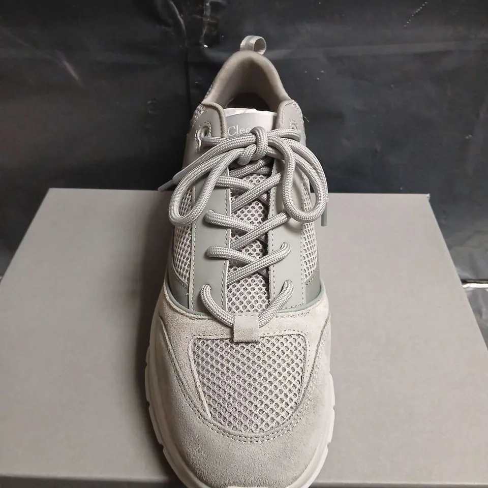BOXED PAIR OF CLEENS MESH TRAINER SNEAKERS WITH SUEDE OVERLAYS - UK SIZE 10.5