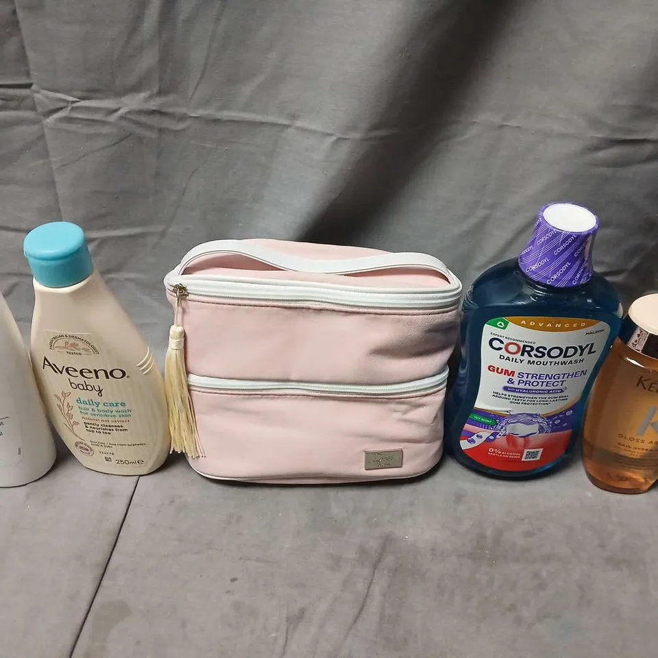 APPROXIMATELY 15 ASSORTED HEALTH & BEAUTY PRODUCTS TO INCLUDE AVEENO, MOUTHWASH AND MAKEUP BAG