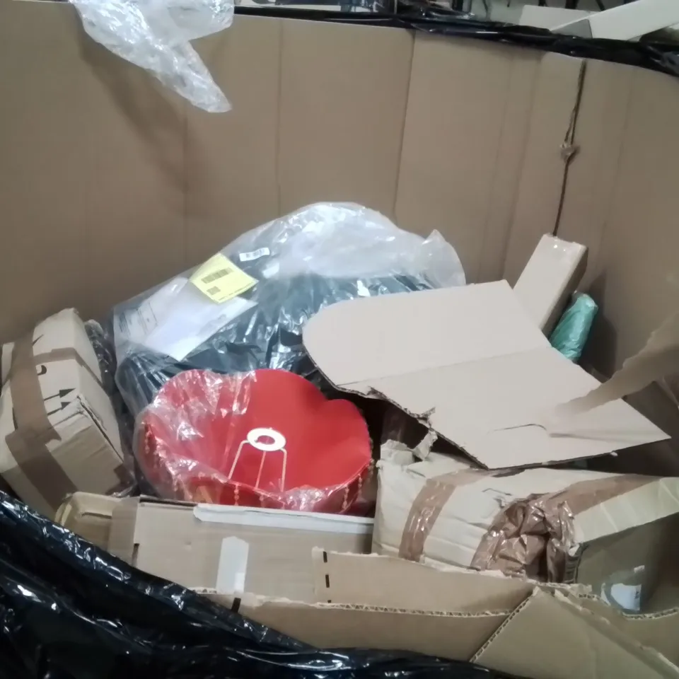 PALLET OF ASSORTED HOUSEHOLD GOODS AND PRODUCTS TO INCLUDE;3D PRINTER,POOL CUE HOLDERS,RETRACTABLE SAFETY GATE 