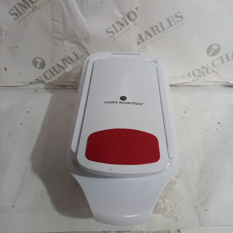 BOXED COOK'S ESSENTIALS CHOPPER 8 SLICE & DICE BLADES IN RED