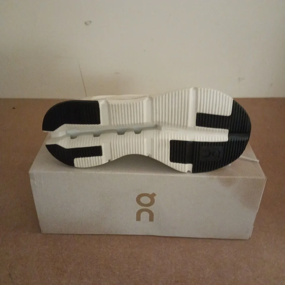 BOXED PAIR OF ON CLOUDNOVA FORM IN WHITE - UK 5