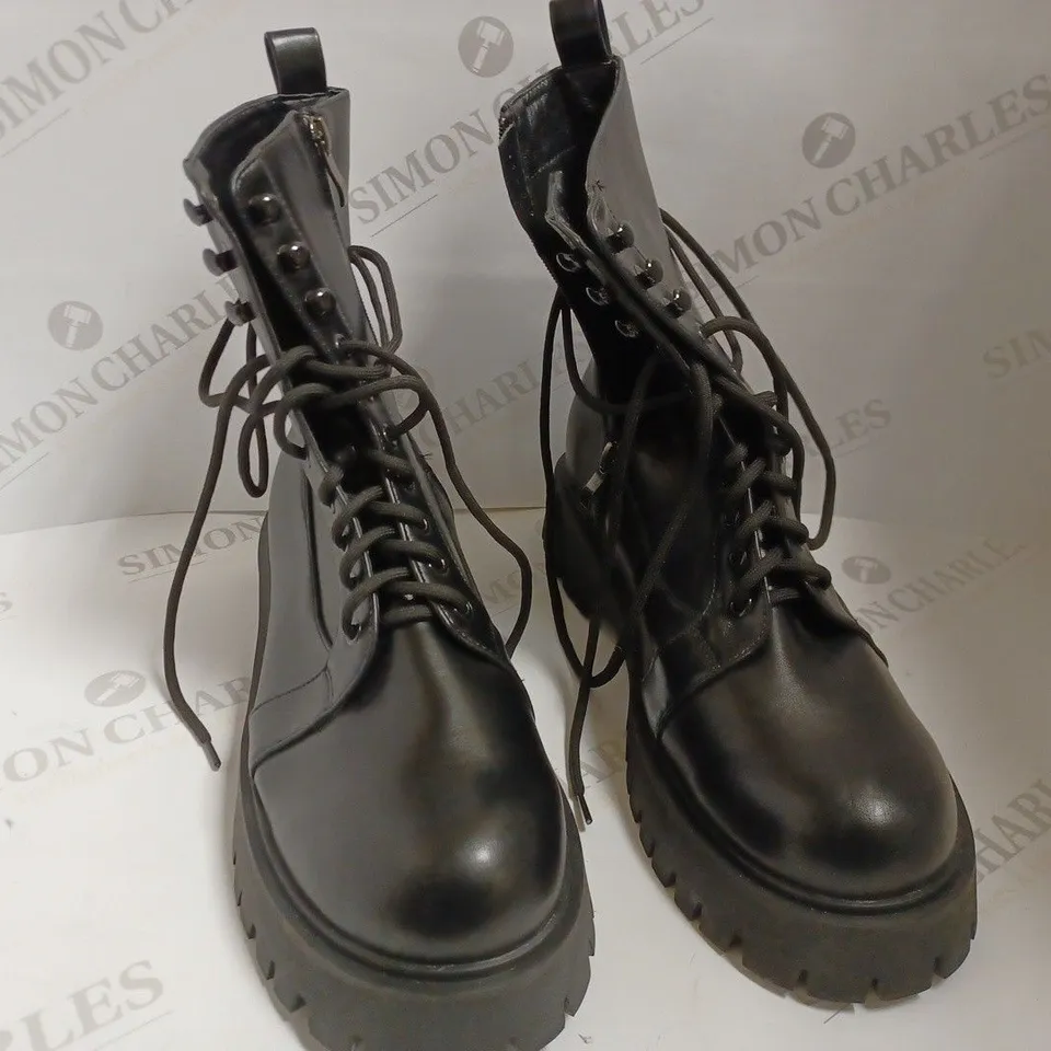 KOI VEGAN ELECTIC MEN'S MILITARY BOOTS - SIZE 9