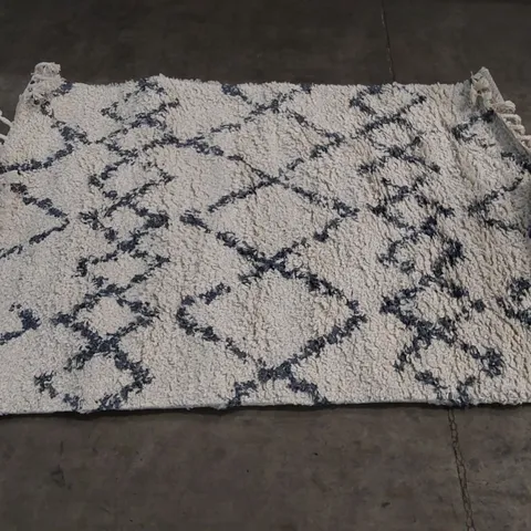 BRAND NEW BAGGED PACO HOME NADOR RUG - 120 x 170cm