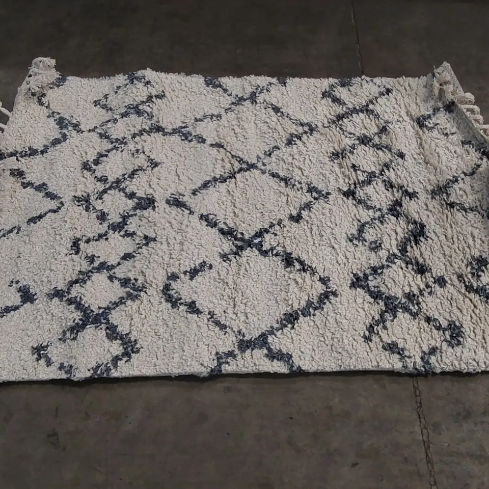 BRAND NEW BAGGED PACO HOME NADOR RUG - 120 x 170cm