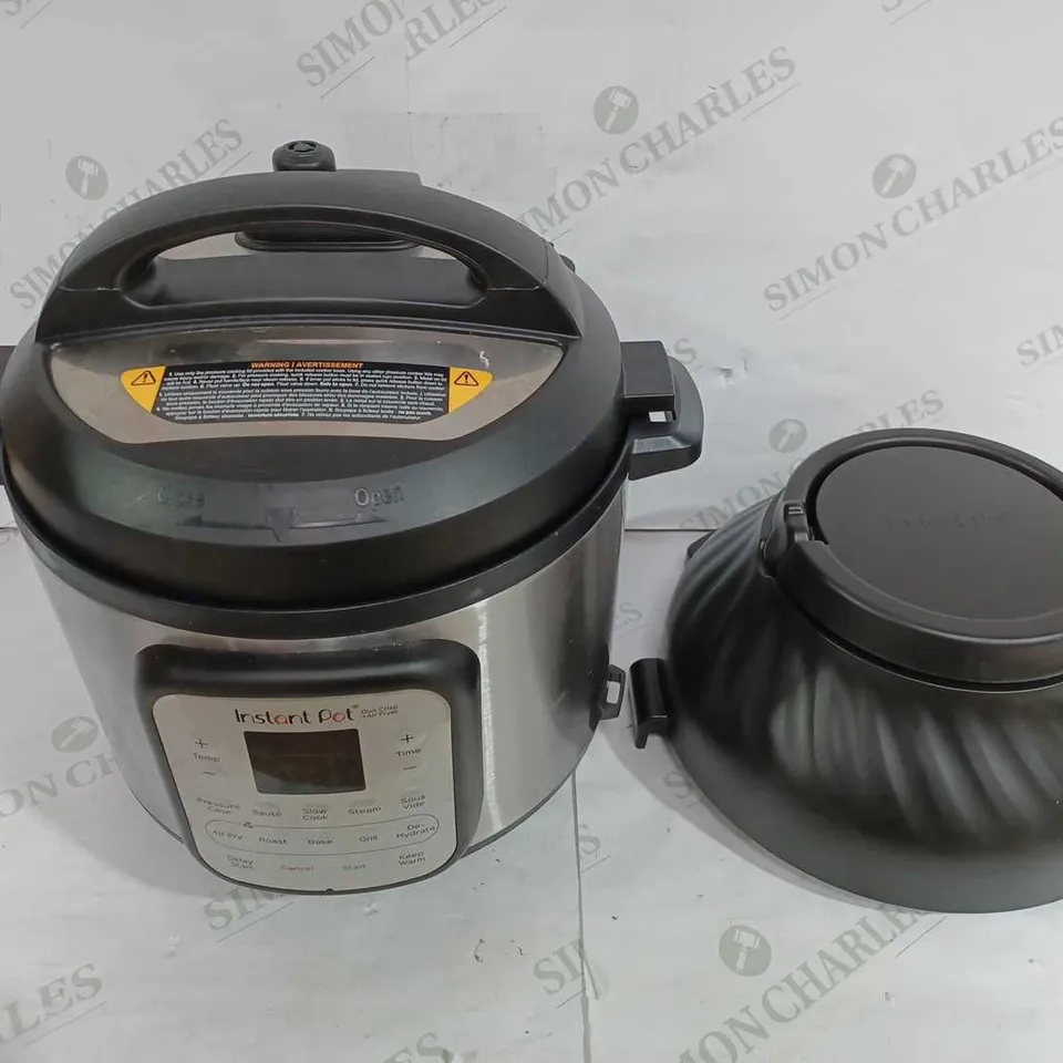 INSTANT POT DUO CRISP AIR FRYER MULTICOOKER