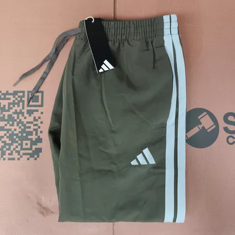 ADIDAS PANTS IN OLIVE SIZE XL