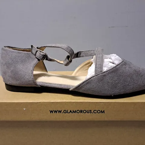 BOXED GLAMOROUS FAUX SUEDE SMART SHOES - UK 5 