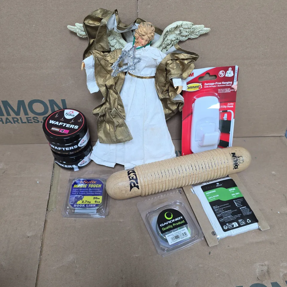 APPROXIMATELY 12 ASSORTED HOUSEHOLD ITEMS TO INCLUDE FJUKA WAFTERS, COMMAND HOOK, SUFIX MAGIC TOUCH HOOK LINK, ETC