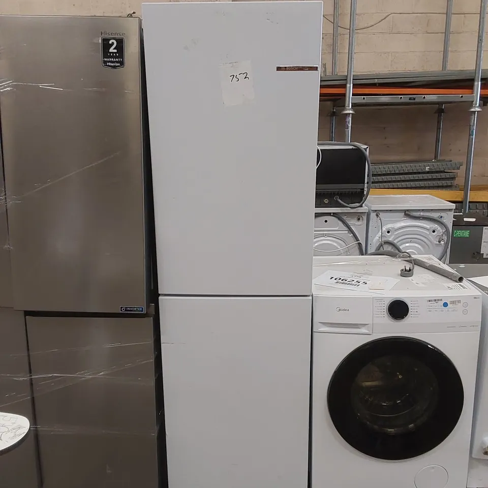 BOSCH KGN27NWEAG/01 FROST-FREE 50/50 FRIDGE FREEZER - WHITE