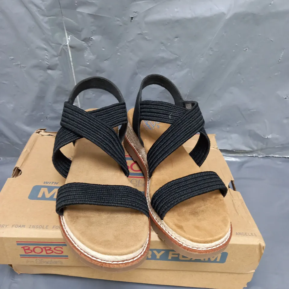 BOB'S FROM SKECHERS MEMORY FOAM SANDALS BLACK SIZE 5.5