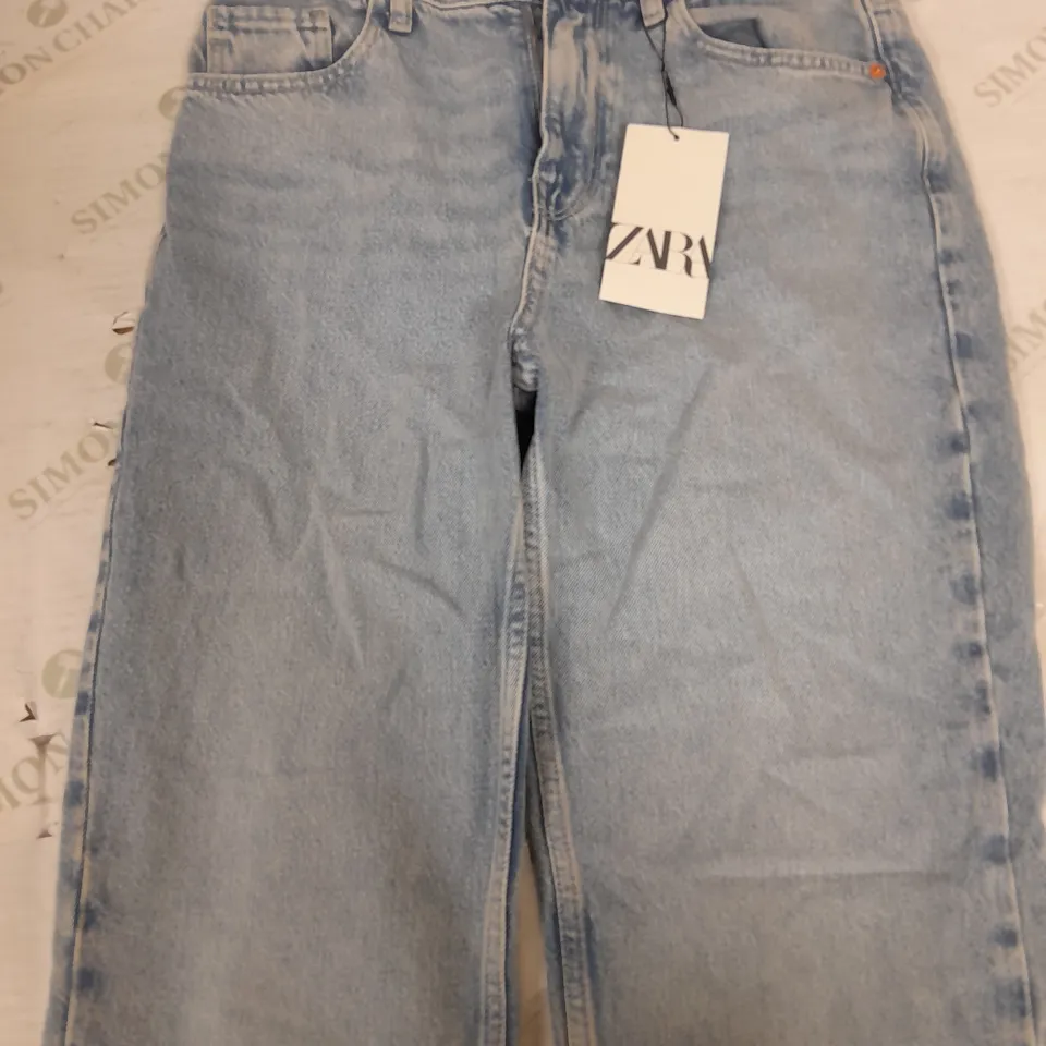 ZARA STRAIGHT FIT HIGH RISE LIGHT DENIM JEANS - EUR 38