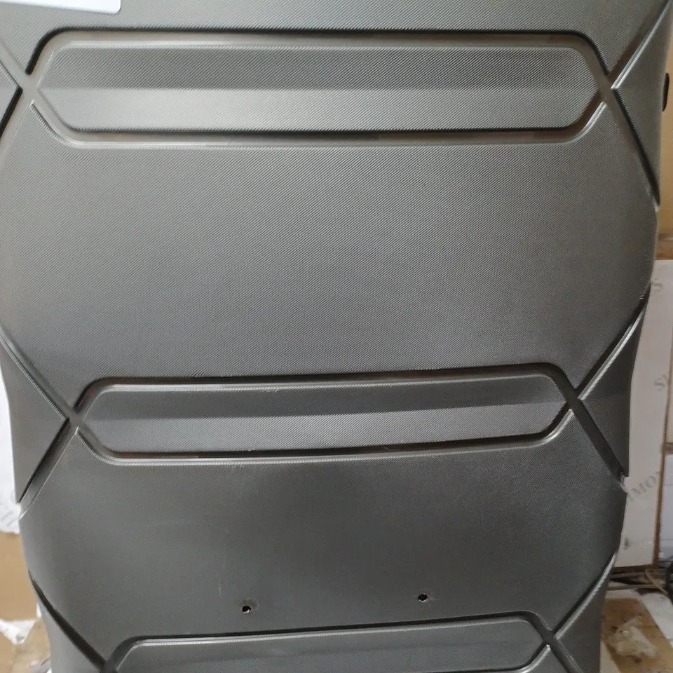 HEYS 4 SUITCASE SET IN SILVER GREY 