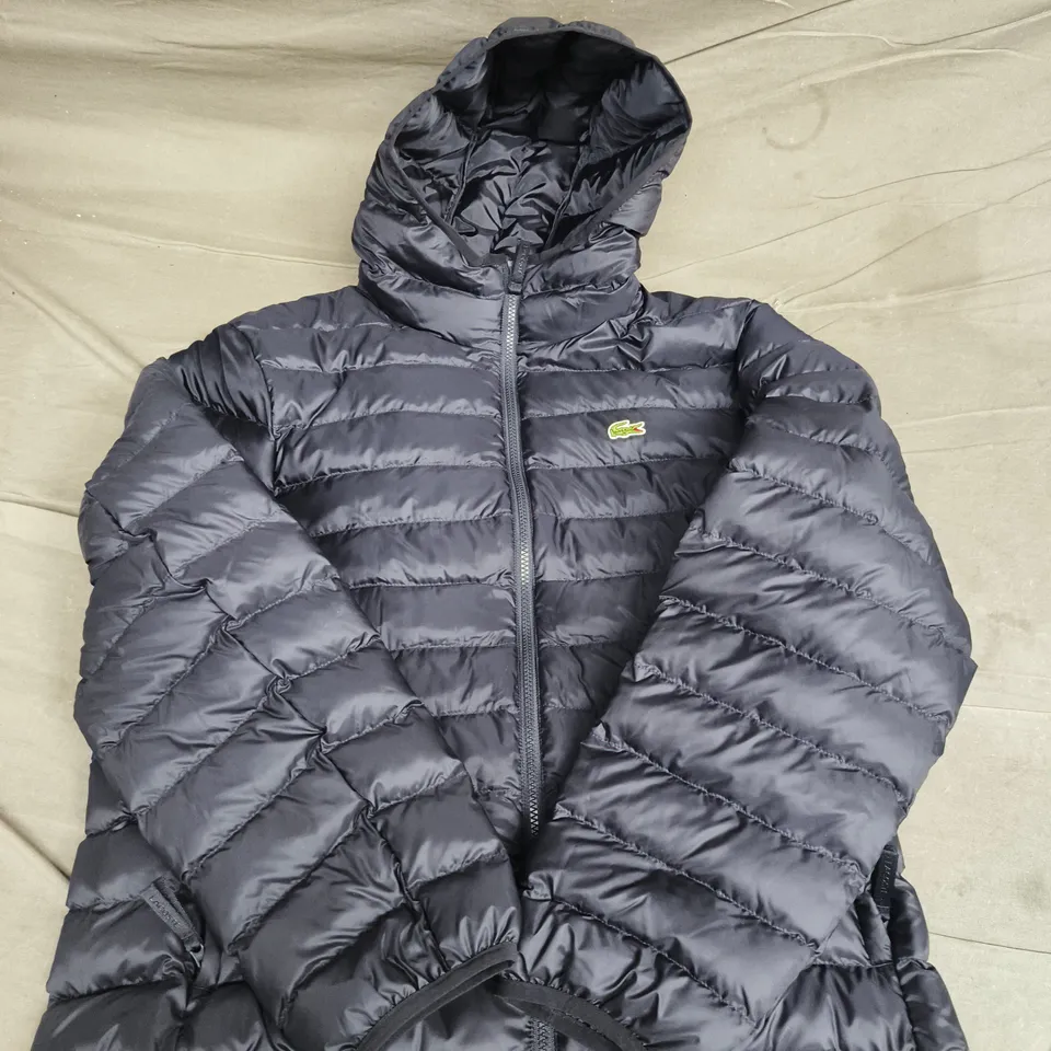 LACOSTE ZIP PUFFER JACKET IN NAVY - L/XL