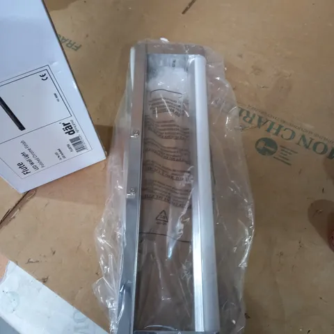 FLUTE LED WALL LIGHT POLISHED CHROME FINISH