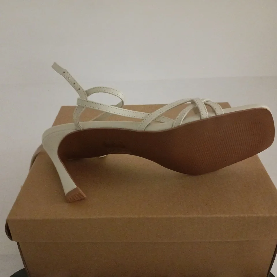 NOBODYS CHILD STRAPPY HIGH HEEL SIZE 7 OTHER WHITE BOXED