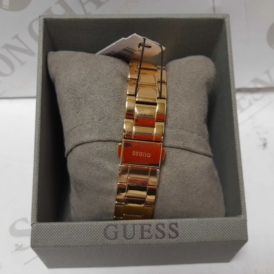 GUESS ROSE GOLD EFFECT WITH ROSE DETAIL WATCH