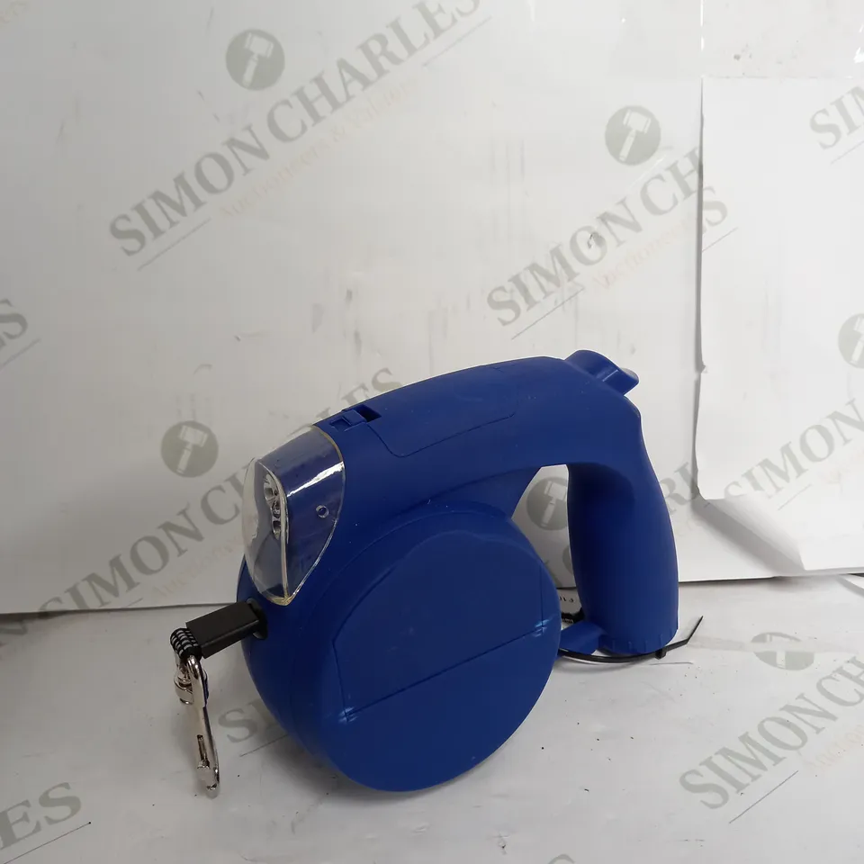 EXTENDING DOG LEAD WITH LIGHT